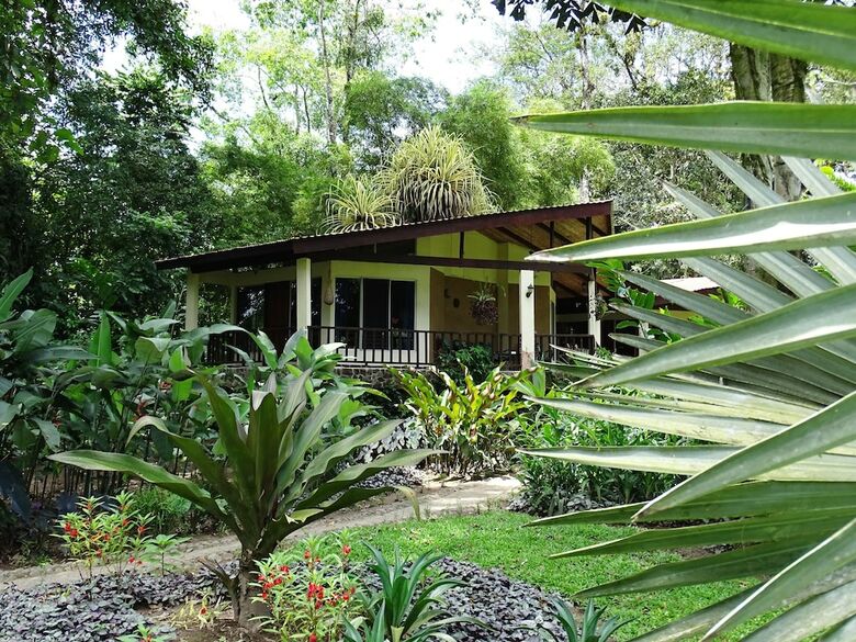 Bed & Breakfast Heliconia Island