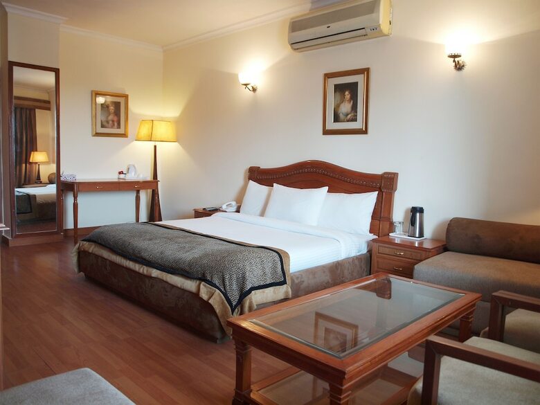 Hotel The Bmk
