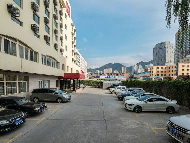 Ibis Lanzhou Dongfanghong Plaza Hotel