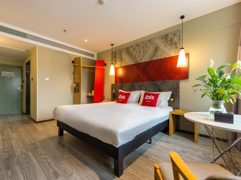 Ibis Lanzhou Dongfanghong Plaza Hotel