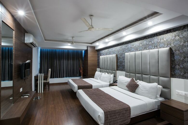 Hotel Narula's Aurrum