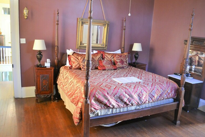 Bed & Breakfast Degas House