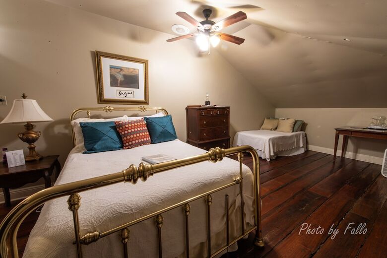 Bed & Breakfast Degas House