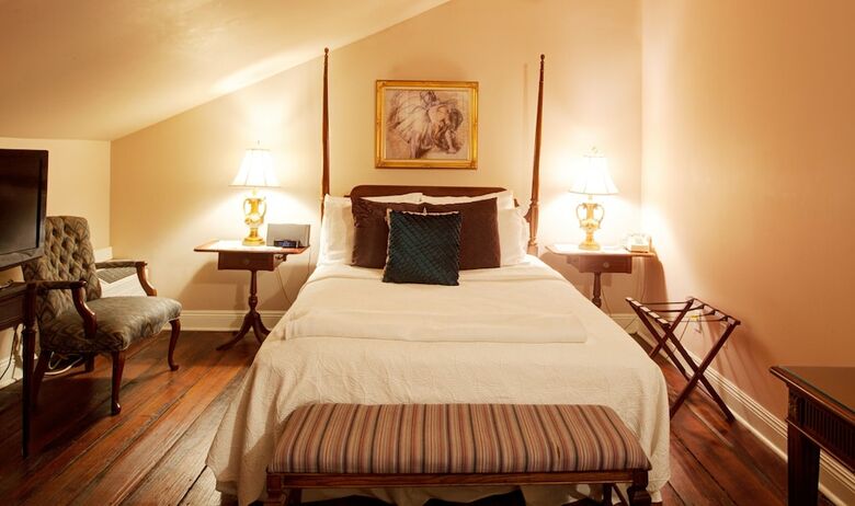 Bed & Breakfast Degas House