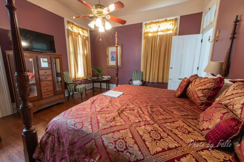 Bed & Breakfast Degas House
