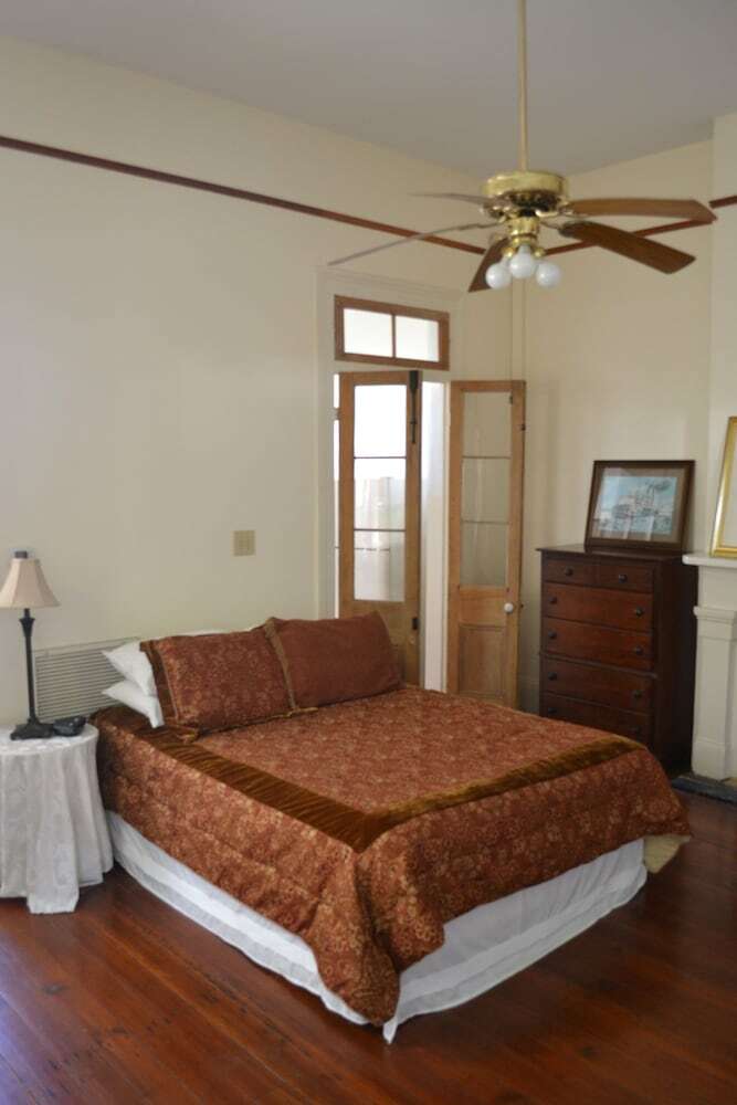 Bed & Breakfast Degas House