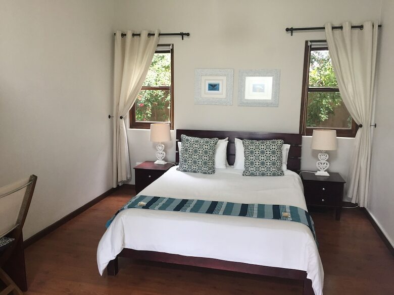 Hotel Sixteen Guest House On Main