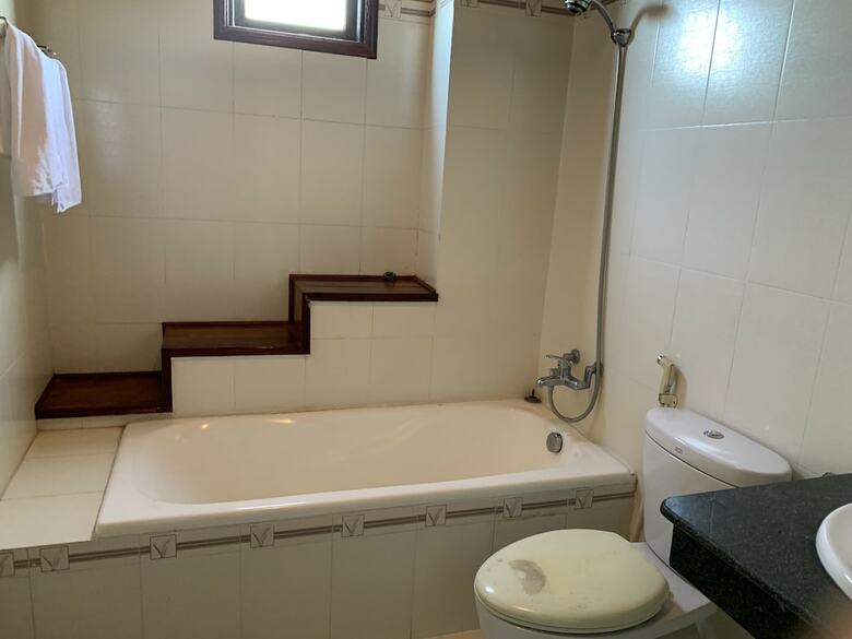 Oyo 1002 Champa Lang Co Hotel
