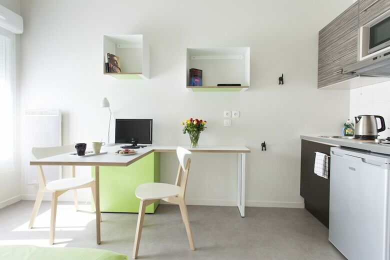 Hotel L'a�ronat