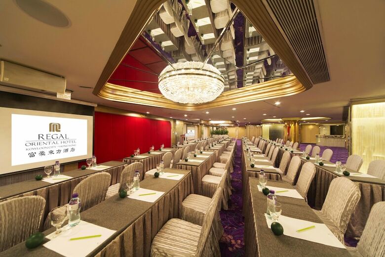 Regal Oriental Hotel - Hong Kong