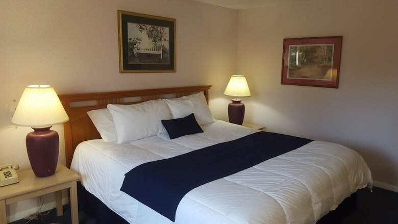 Motel Eastern Inn & Suites