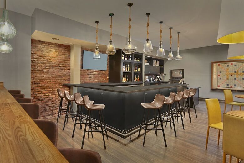 The Scholar Hotel- Morgantown