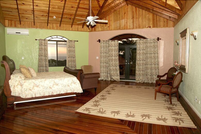 Milbrooks Villa And Retreat