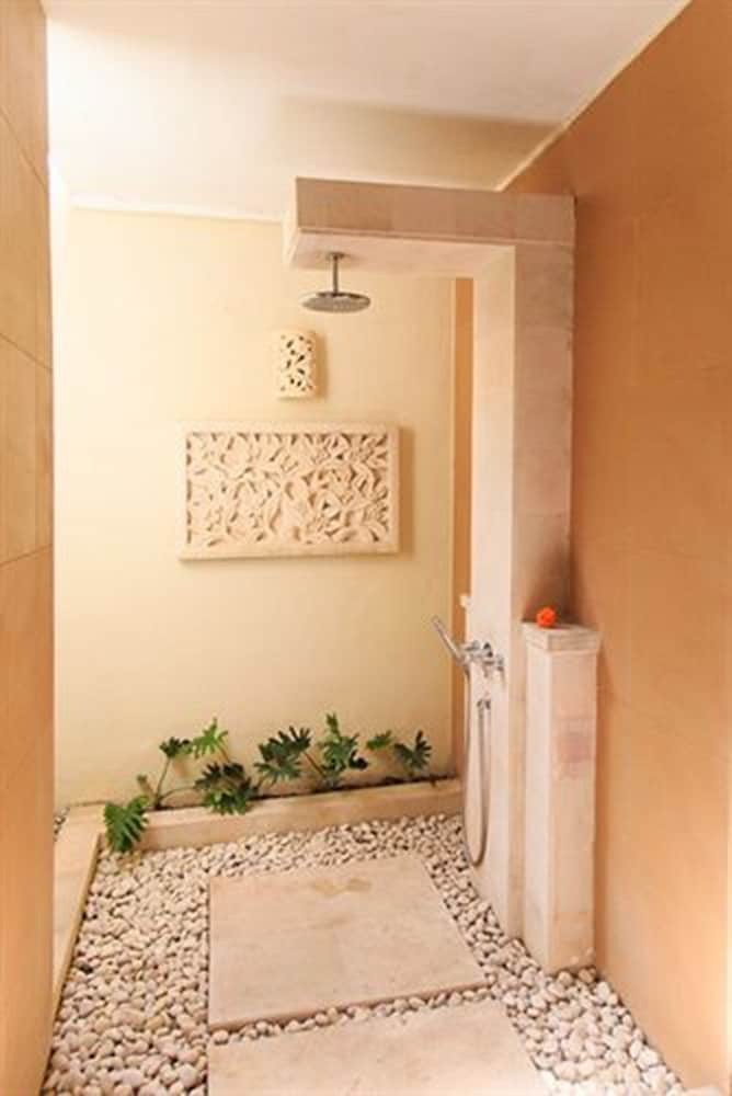 Villa Seriska Seminyak Bali
