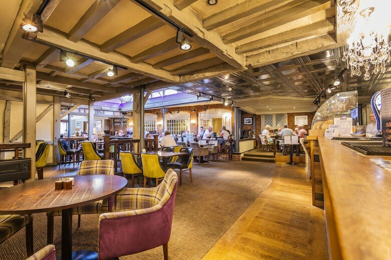 The Admiral Rodney Hotel