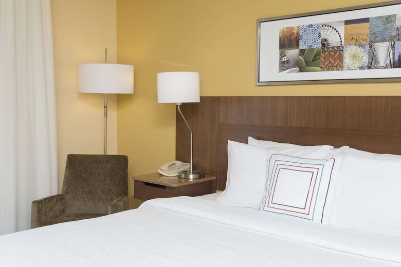 Hotel Fairfield Inn And Suites By Marriott St Charles