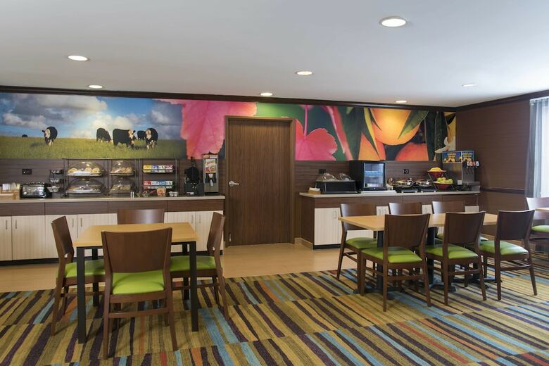 Hotel Fairfield Inn And Suites By Marriott St Charles