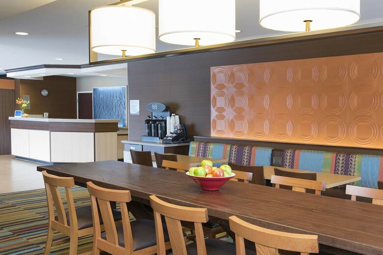 Hotel Fairfield Inn And Suites By Marriott St Charles