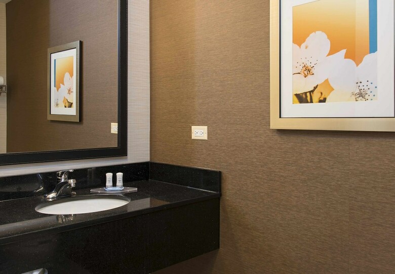Hotel Fairfield Inn And Suites By Marriott St Charles