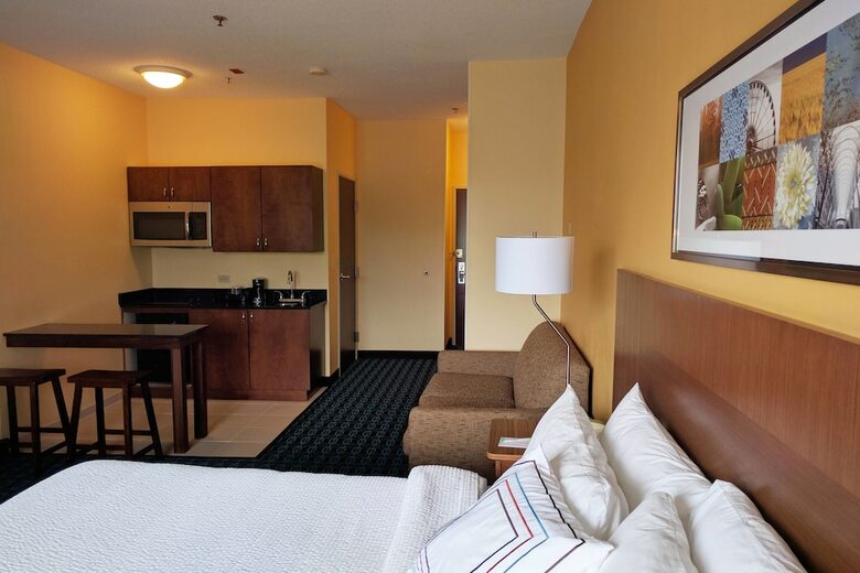 Hotel Fairfield Inn And Suites By Marriott St Charles