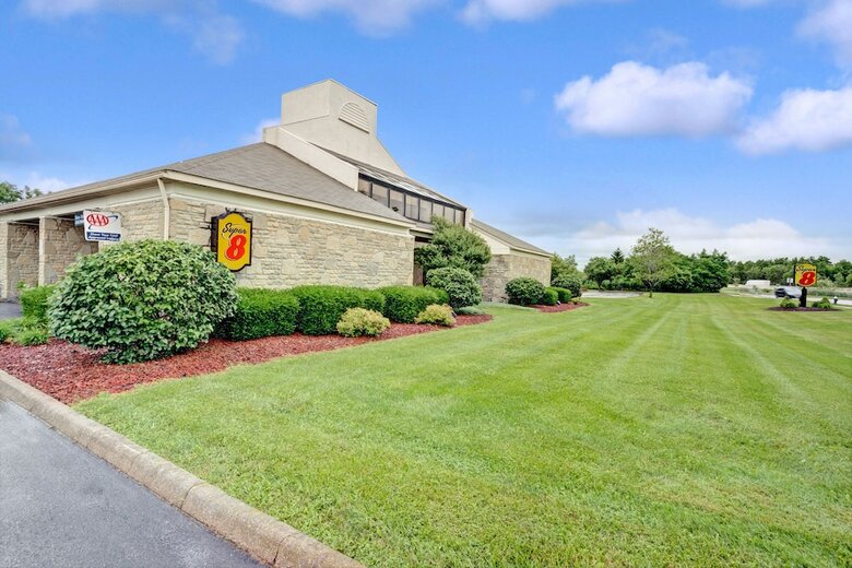 Hotel Super 8 By Wyndham Westlake/cleveland
