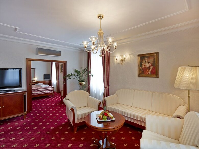 Hotel ?tef�nik