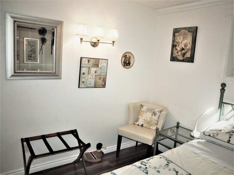 Bed & Breakfast Along River Ridge