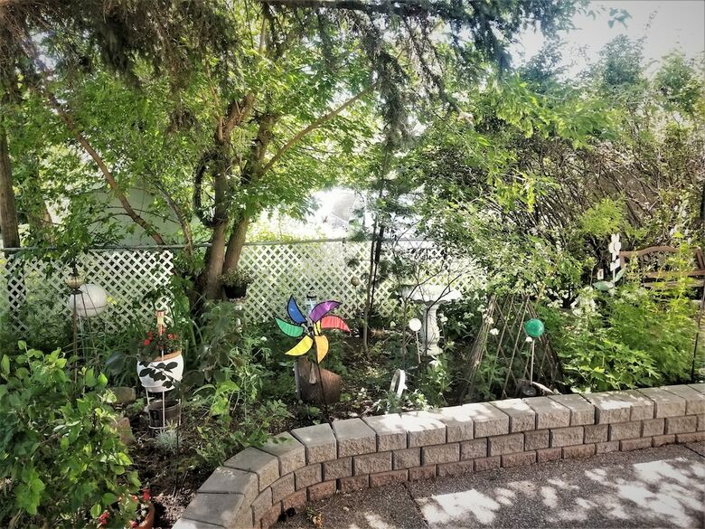 Bed & Breakfast Along River Ridge
