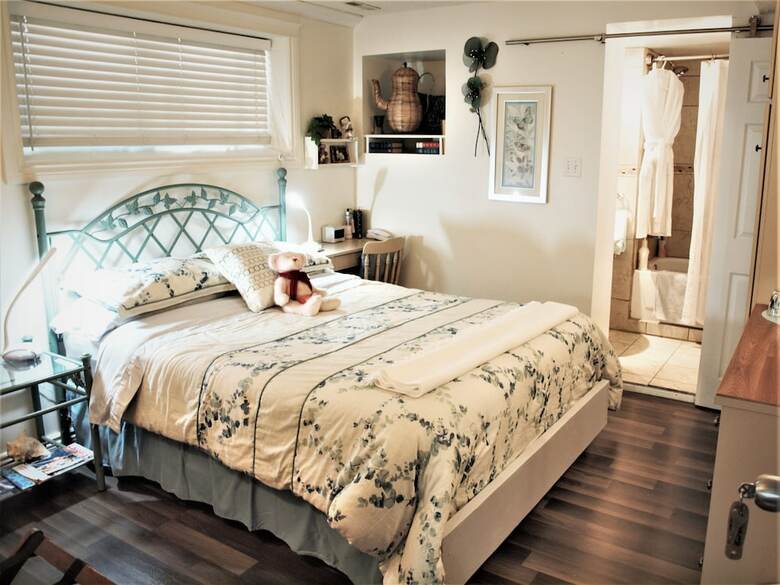 Bed & Breakfast Along River Ridge