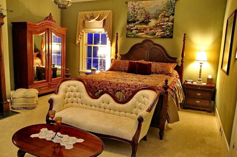 Bed & Breakfast Bybee's Historic Inn
