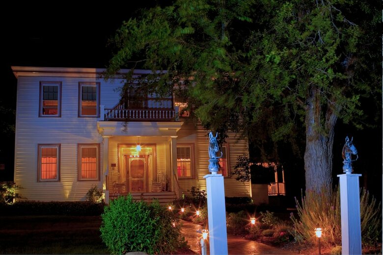 Bed & Breakfast Bybee's Historic Inn