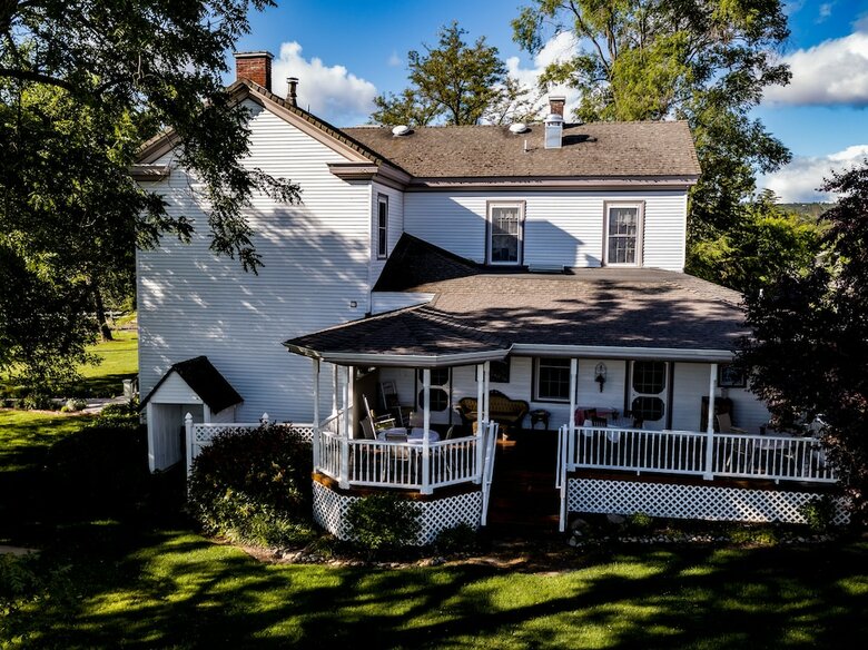 Bed & Breakfast Bybee's Historic Inn