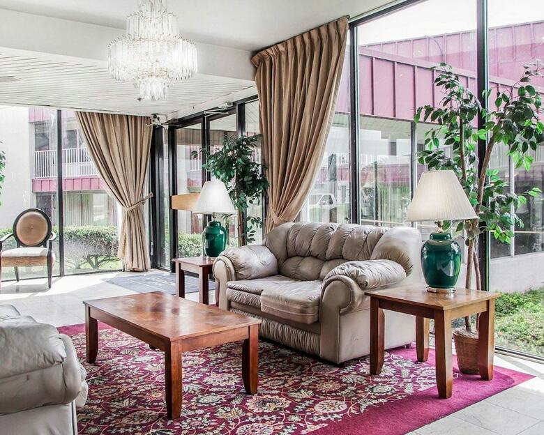 Hotel Rodeway Inn