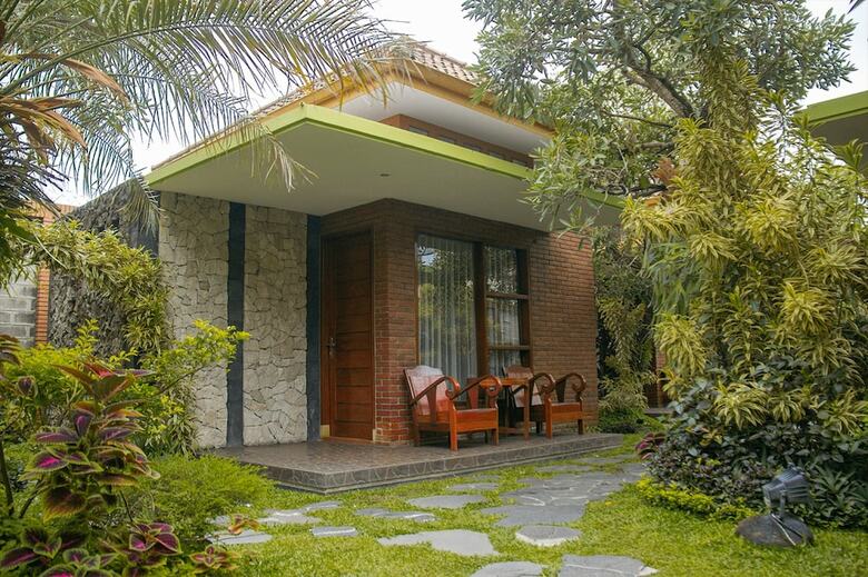 Hotel Rumput Resort & Resto