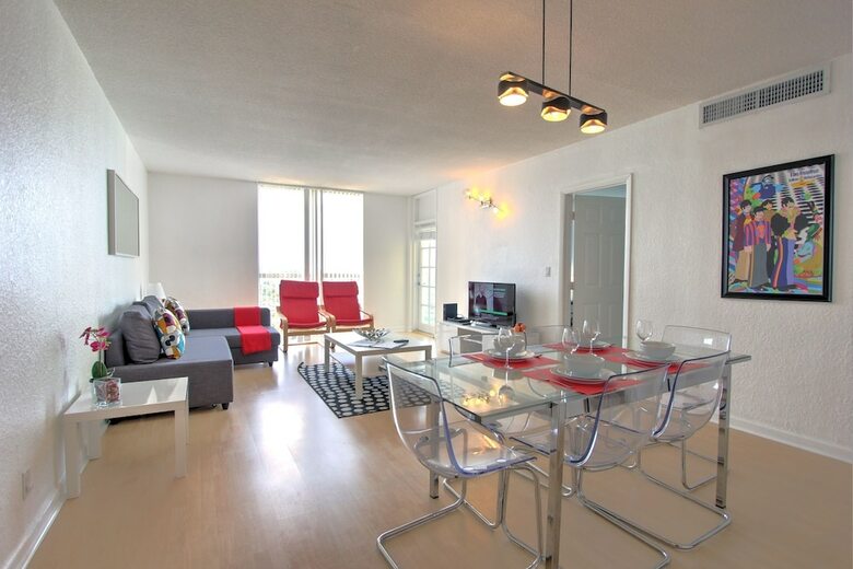 Hollywood Condos