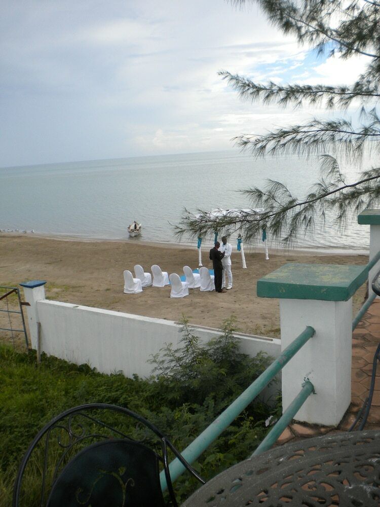 Idlers' Rest Beach Hotel