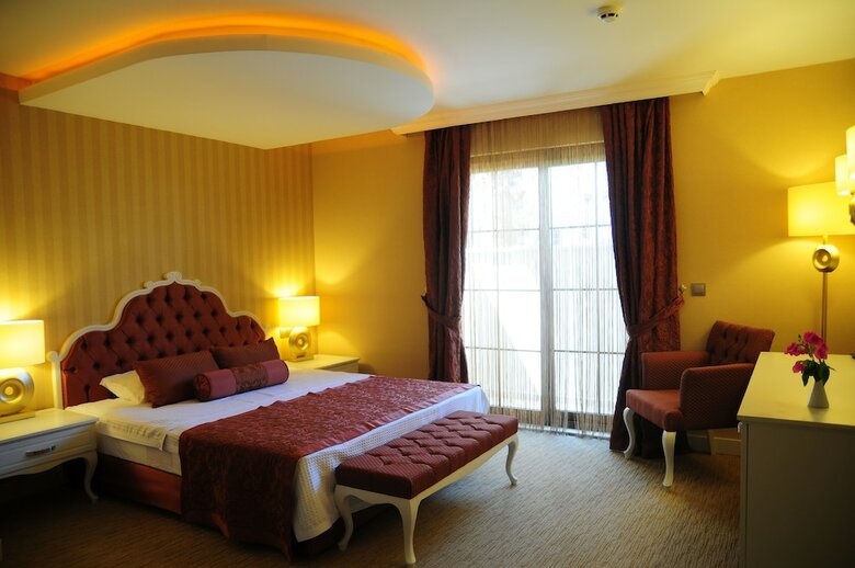 Han Deluxe Hotel