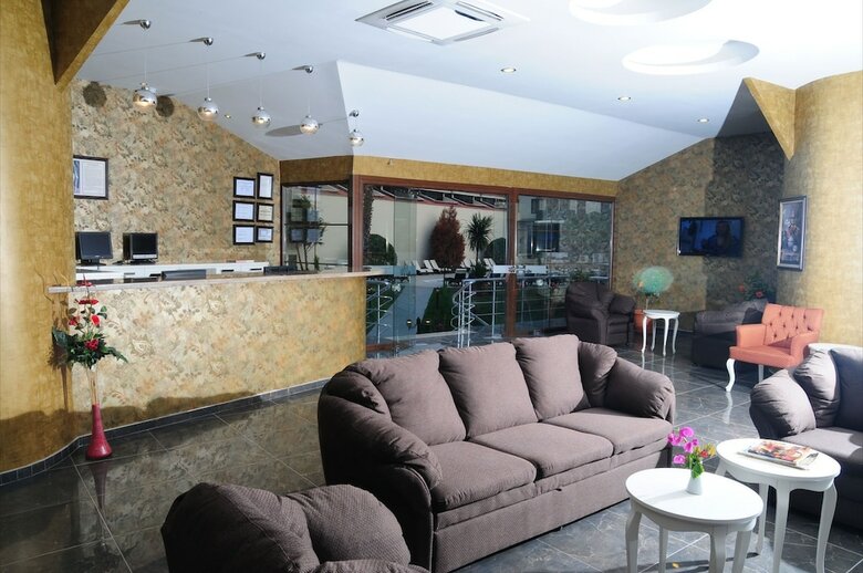 Han Deluxe Hotel
