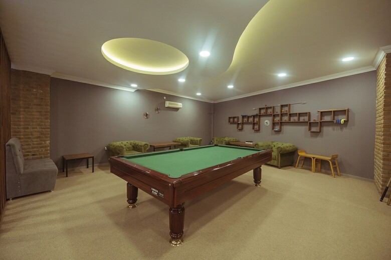 Han Deluxe Hotel