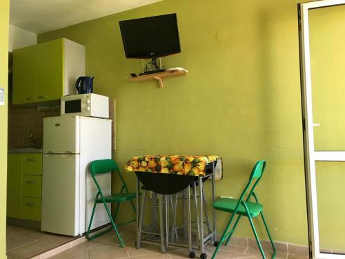 Divna Apartments And Rooms