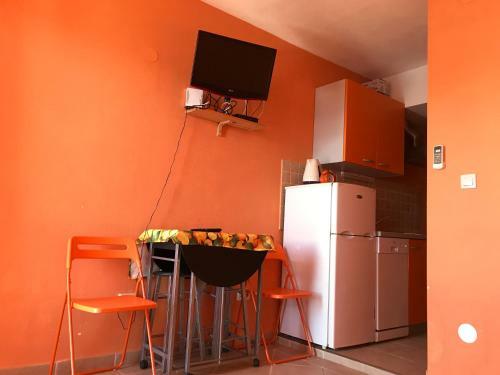 Divna Apartments And Rooms
