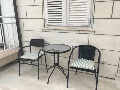 Divna Apartments And Rooms
