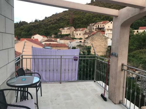 Divna Apartments And Rooms