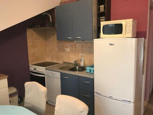 Divna Apartments And Rooms