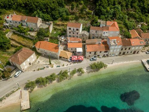 Divna Apartments And Rooms