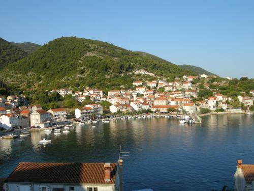 Divna Apartments And Rooms
