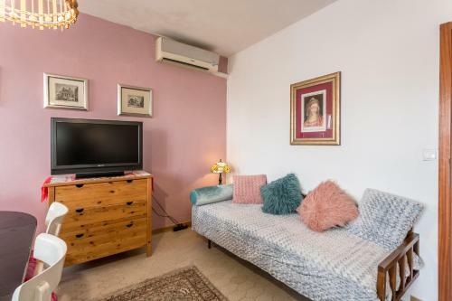 Divna Apartments And Rooms