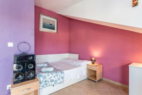 Divna Apartments And Rooms