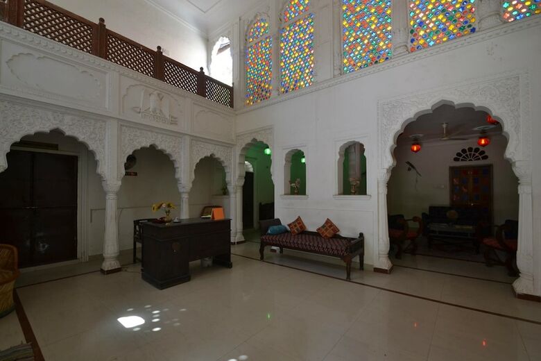 Hotel Rawla Mrignayani Palace