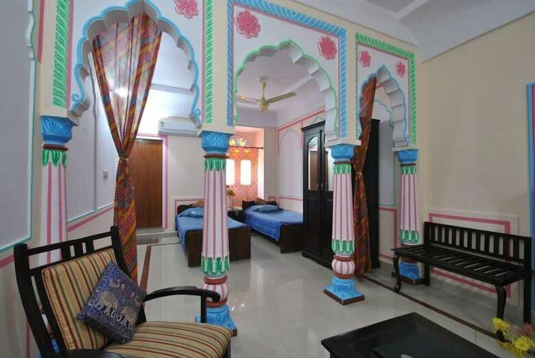 Hotel Rawla Mrignayani Palace